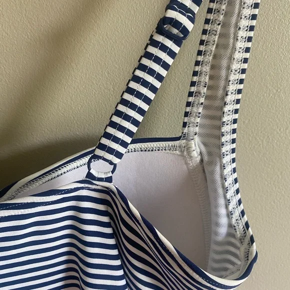 Nip Tuck‎ SWIM Women 10 One Piece Swimsuit Bathing Suit Striped White Navy Blue - Picture 9 of 9